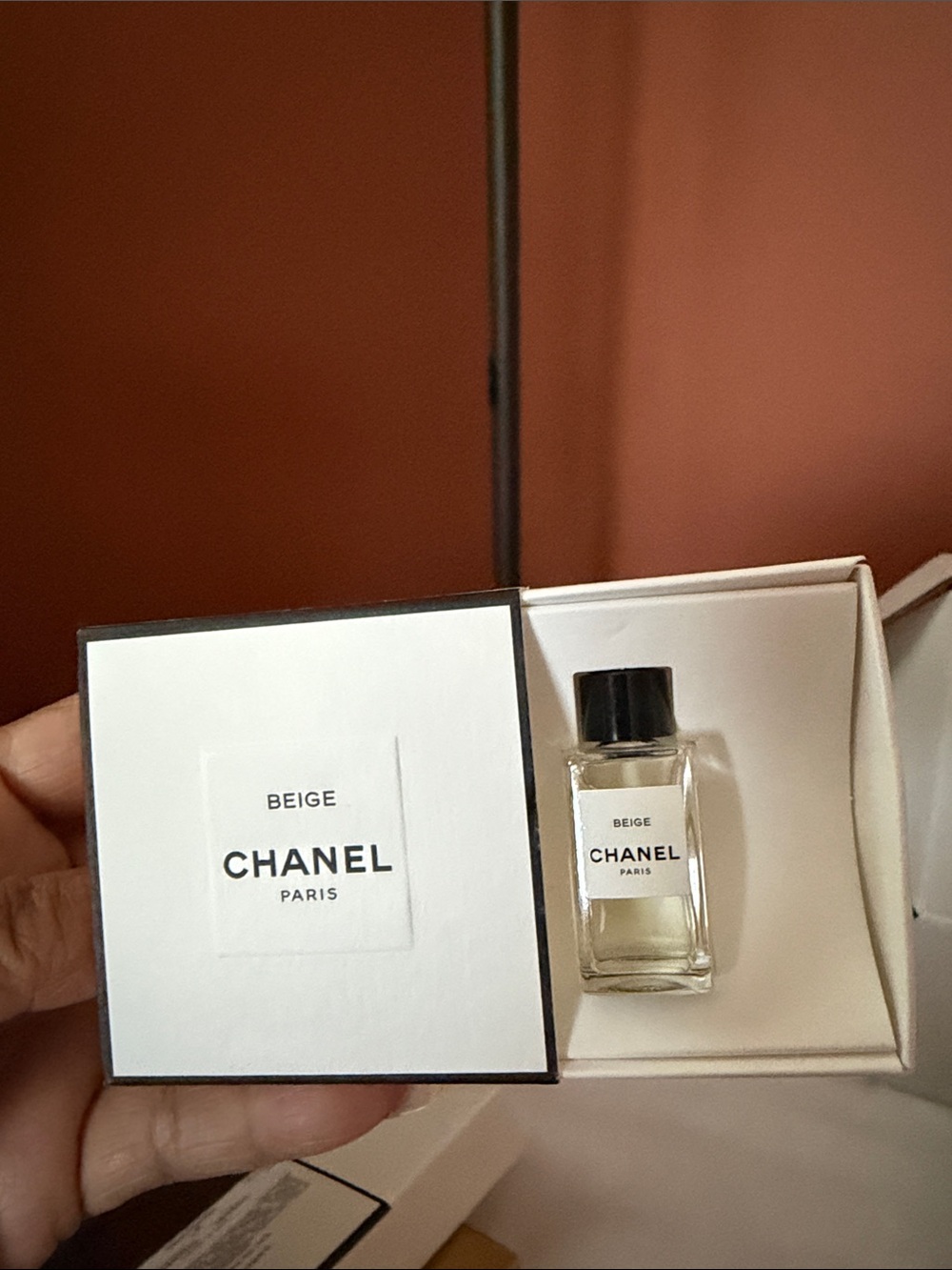 CHANEL Sublimage Serum & Crème Set - Gold and White Packaging - Picture 5 of 5